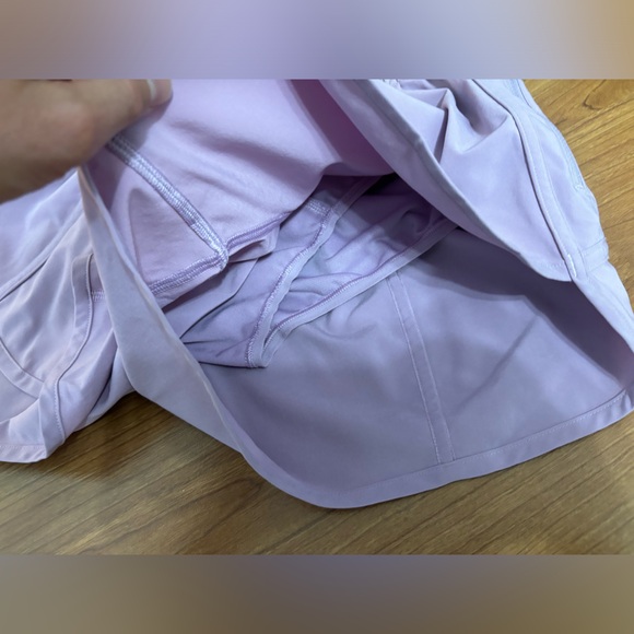 LULULEMON Tracker Short V (Lined) - Picture 3 of 9